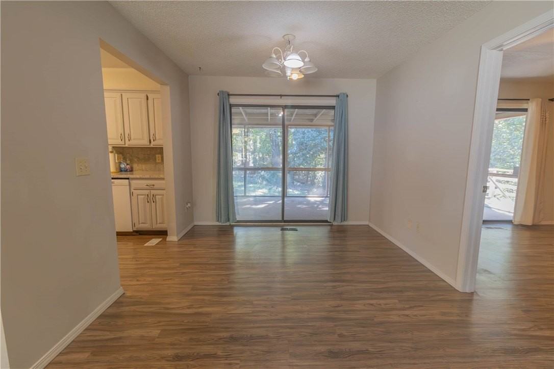 3 Salford Ln - Photo 6 of 19