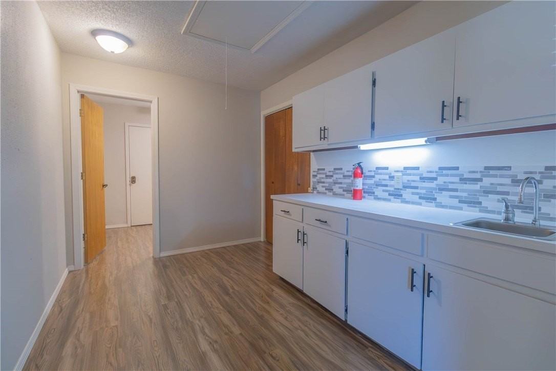 3 Salford Ln - Photo 7 of 19