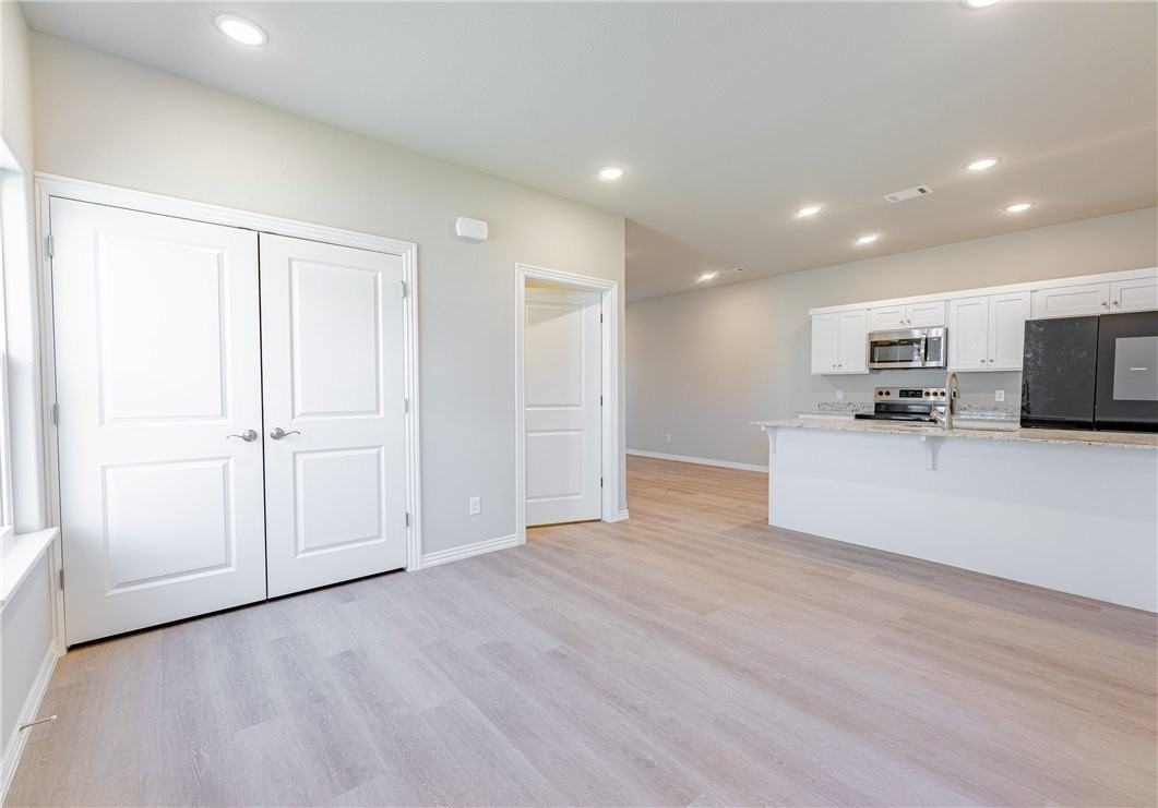 1602 Sw Casuarina Dr #1 - Photo 4 of 28