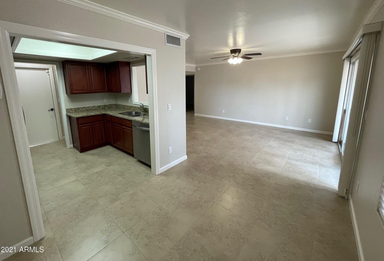 18422 N 25th St - Photo 6 of 20