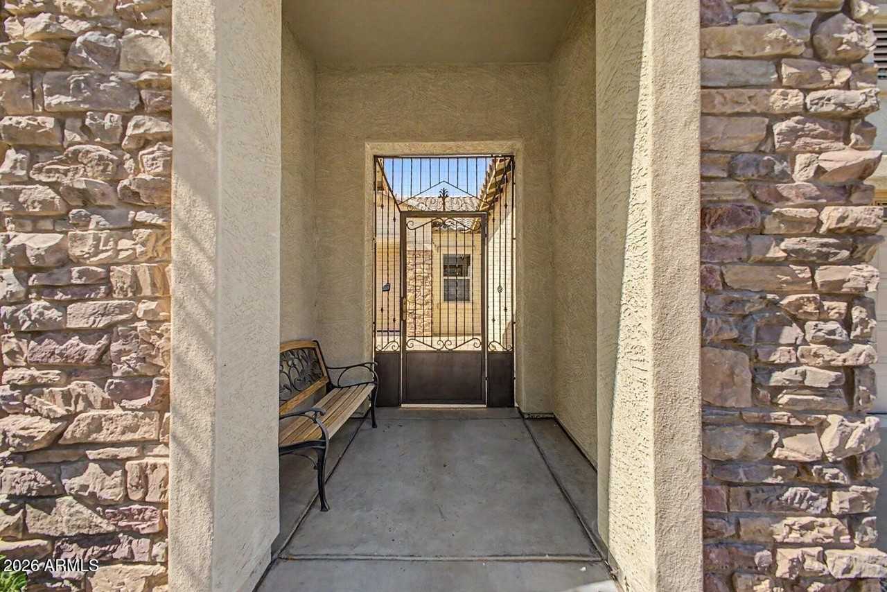 16758 W Apache St - Photo 3 of 27