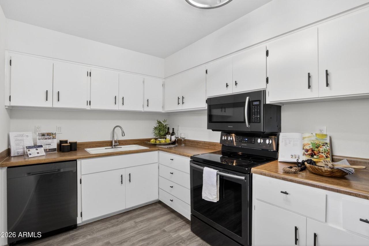 3655 N 5th Ave #105 - Photo 7 of 20