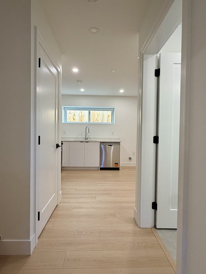 2153 East 20th Avenue - Photo 6 of 10