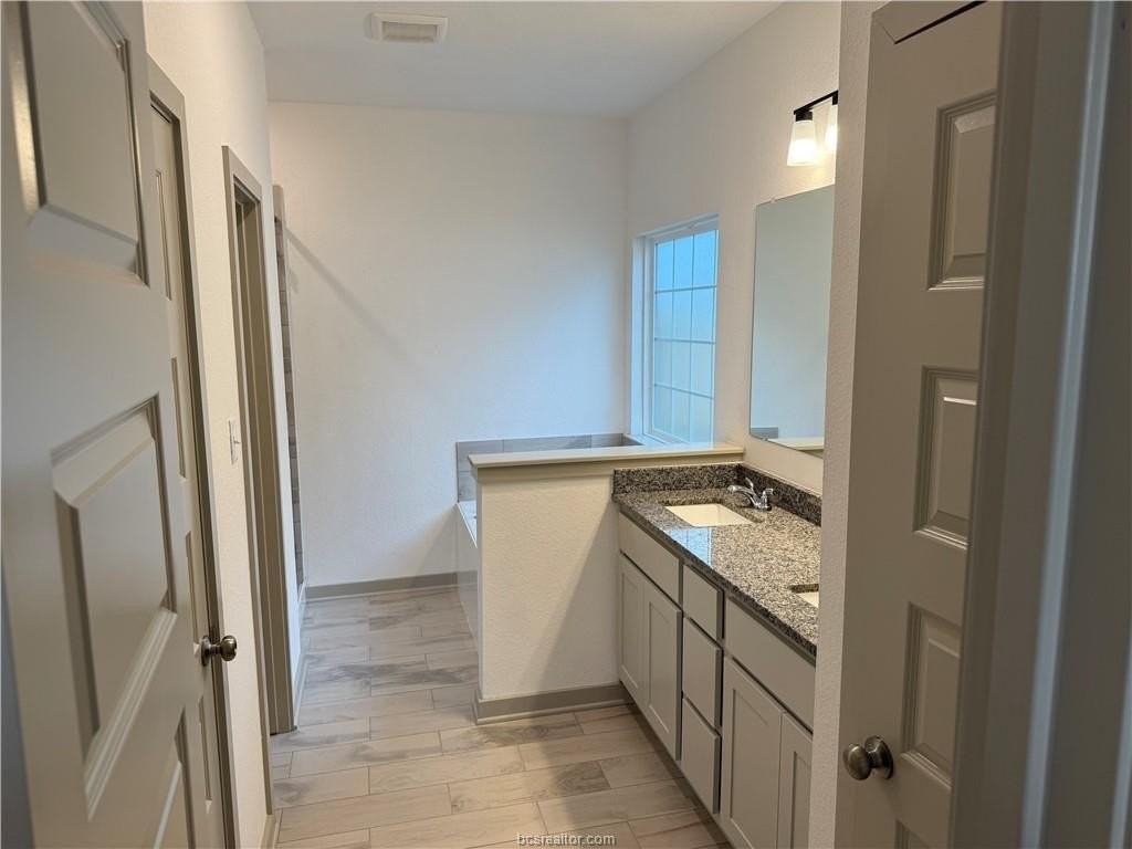 2211 Amber Ct - Photo 7 of 21
