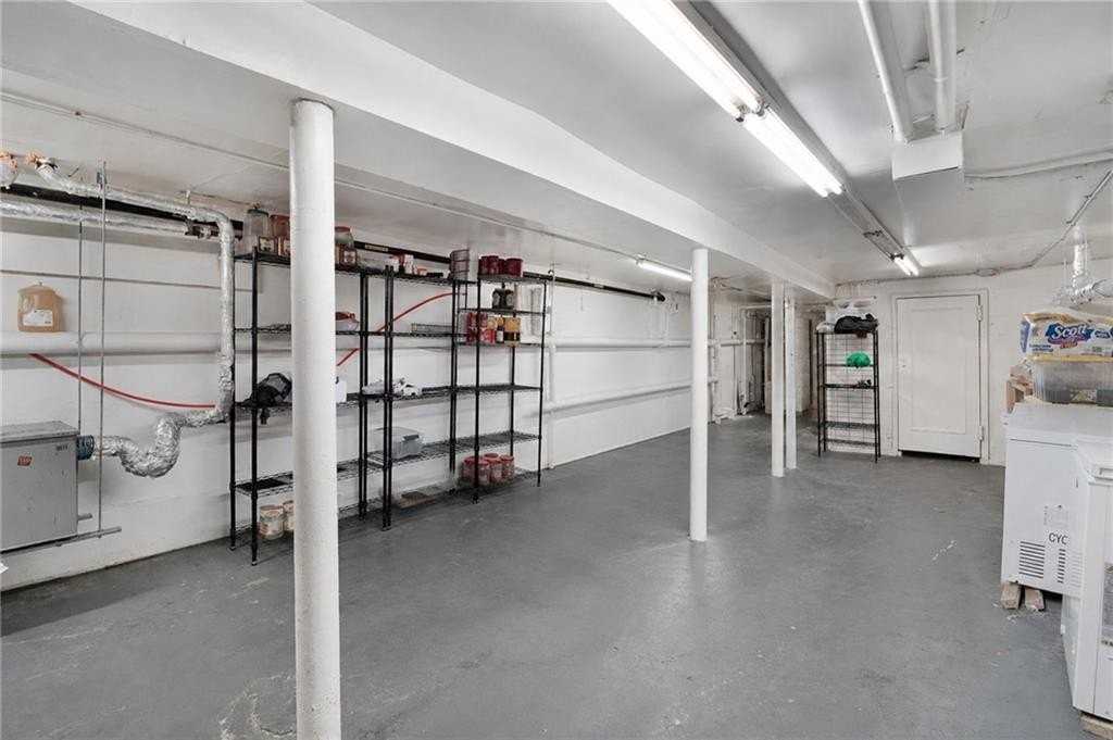 1077 Brighton Beach Ave - Photo 5 of 18