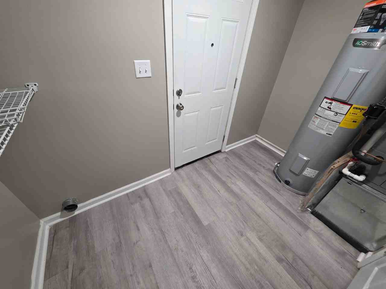 460 E Walnut St #1 - Photo 4 of 6