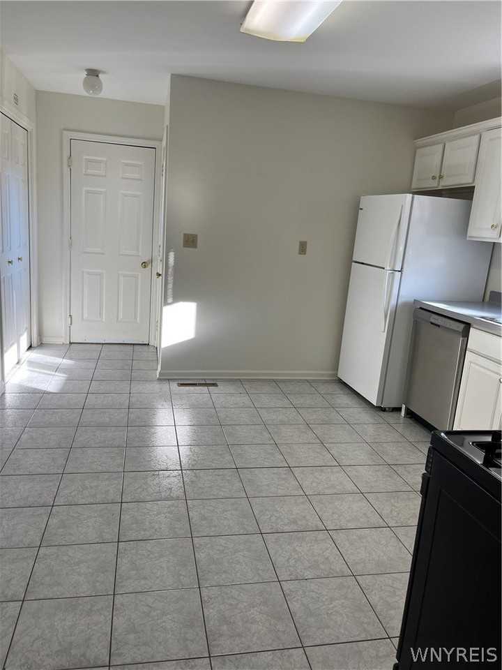 128 Harding Rd - Photo 2 of 15