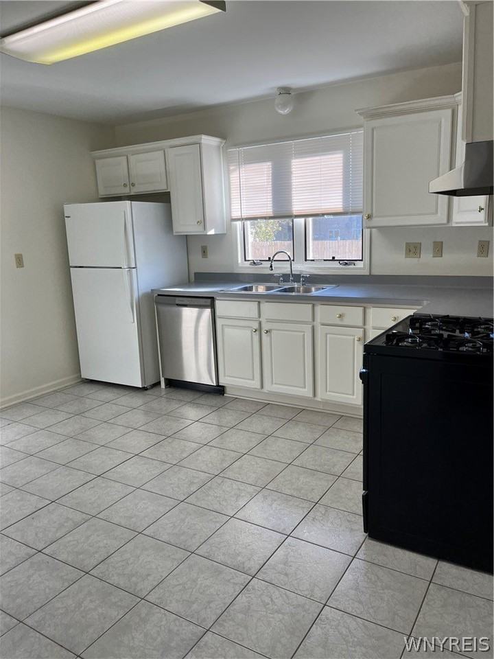 128 Harding Rd - Photo 3 of 15