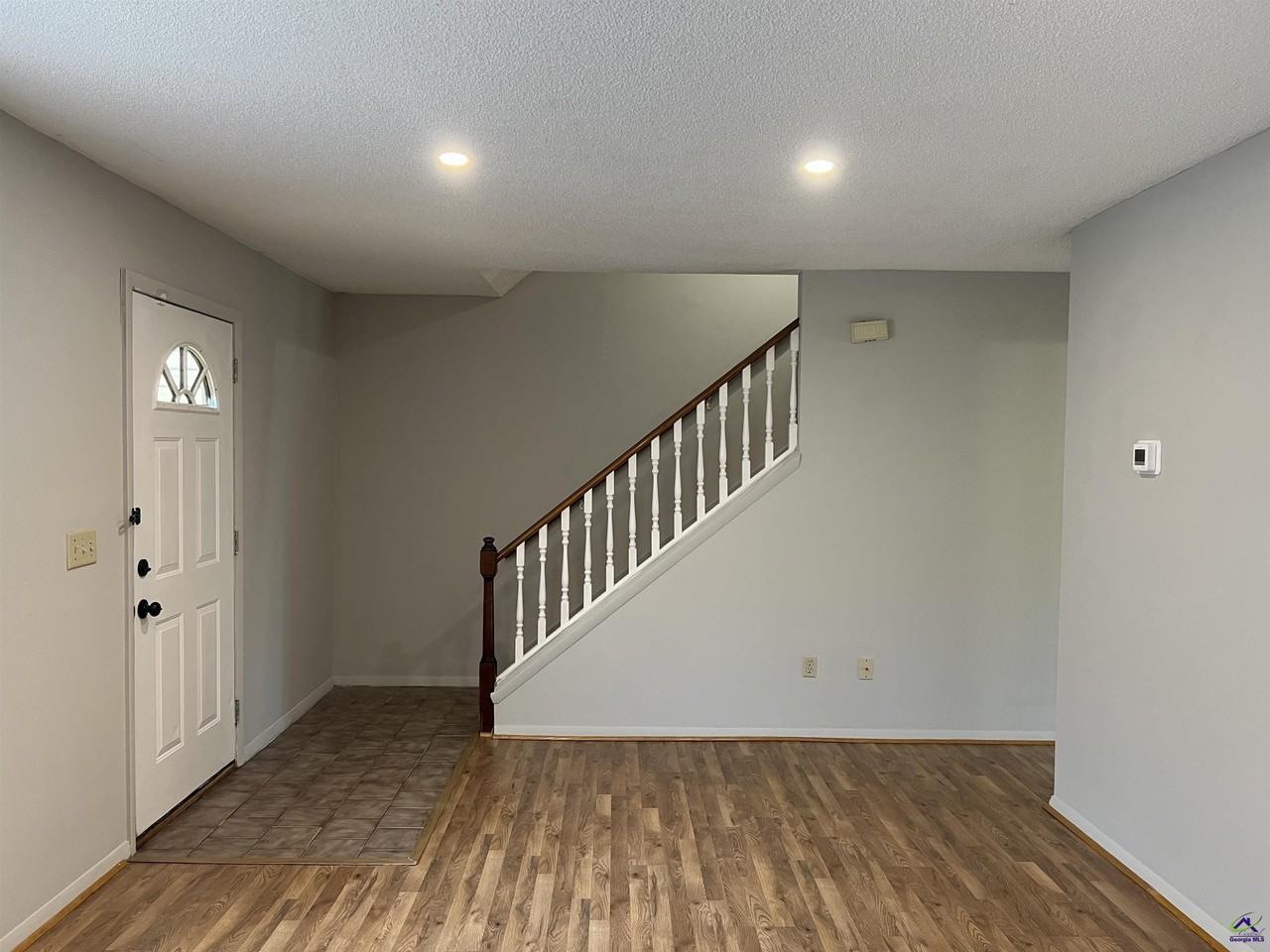 620 Maplewood Dr - Photo 2 of 25