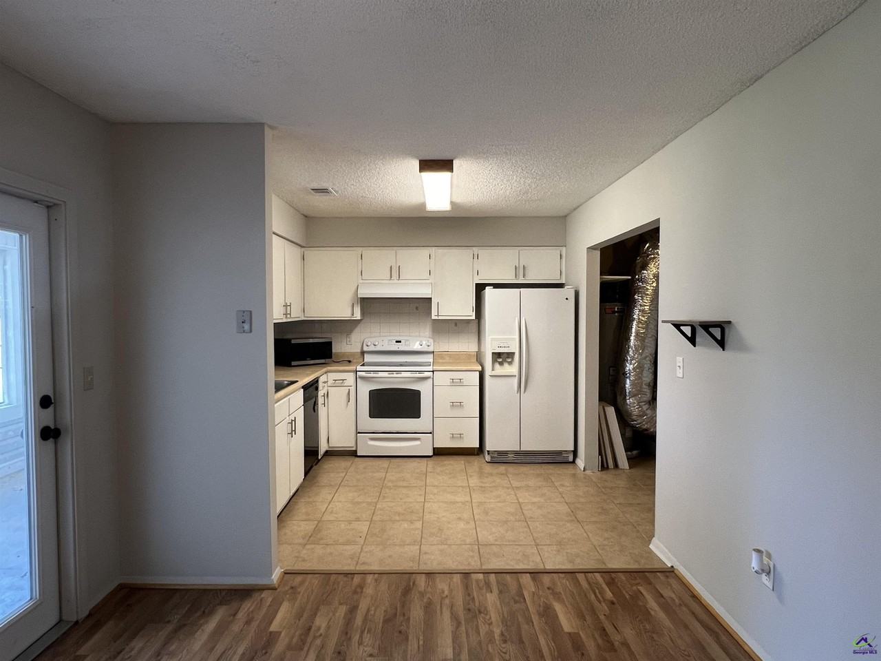 620 Maplewood Dr - Photo 5 of 25