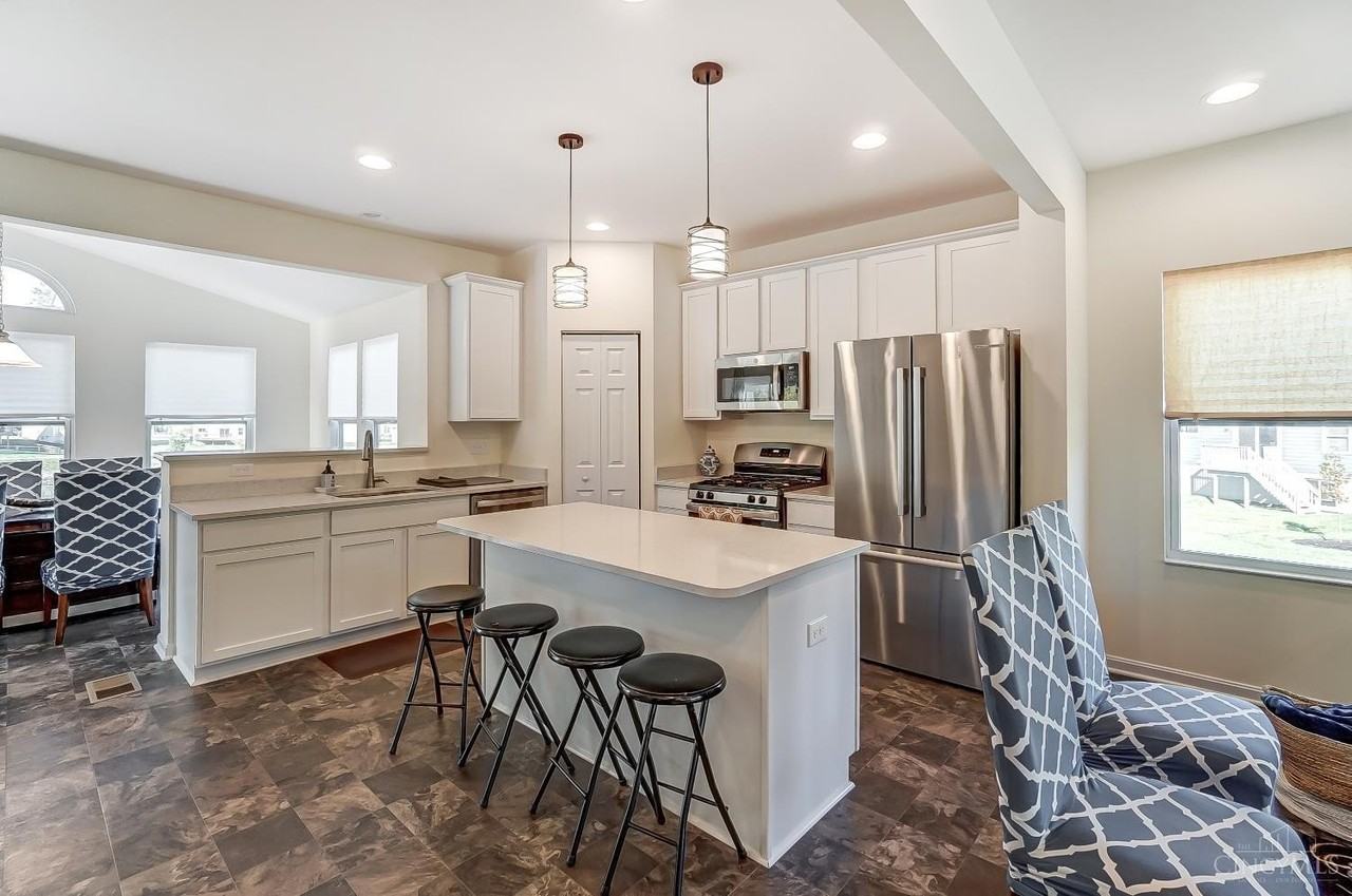 103 Nettleton Ct - Photo 4 of 39