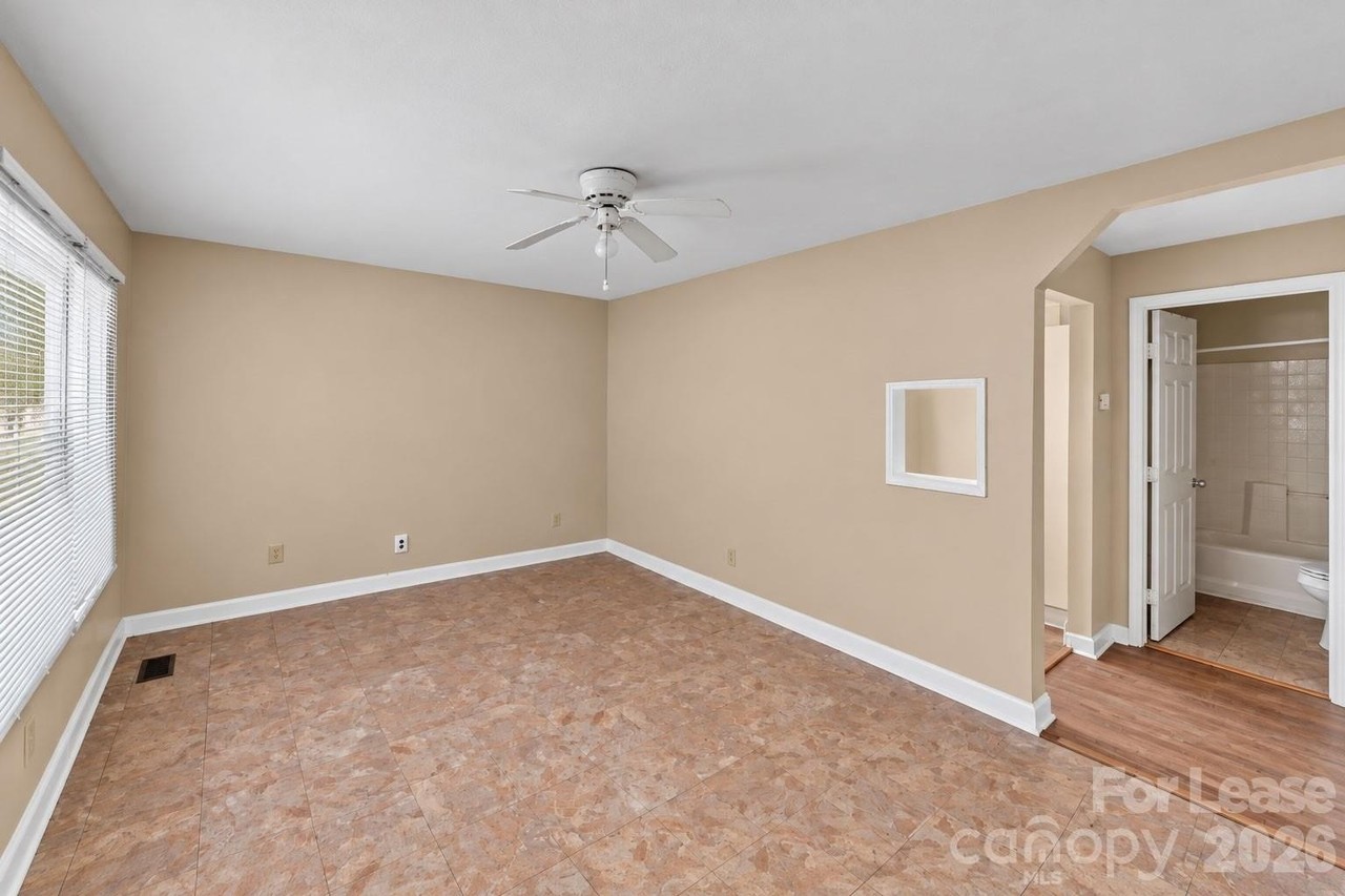 133 Proctor St - Photo 3 of 21