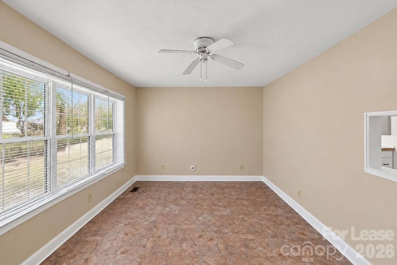 133 Proctor St - Photo 7 of 21