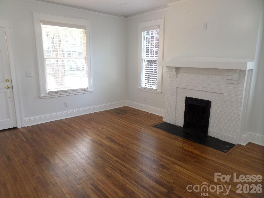 421 Rensselaer Ave - Photo 4 of 14