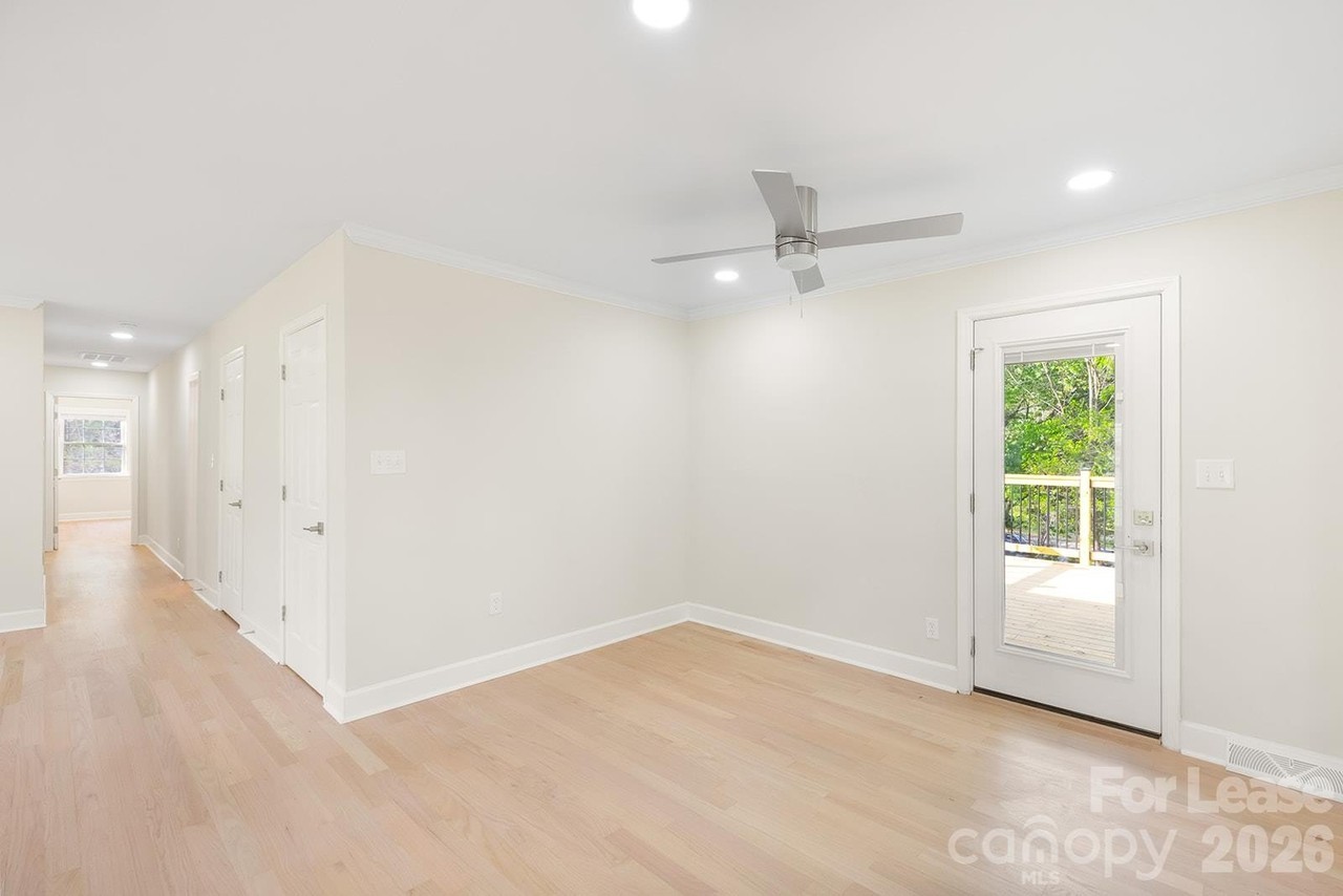 100 Chadmore Dr - Photo 6 of 28