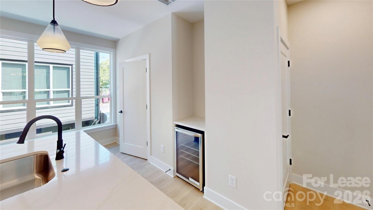 409 Devender Ln - Photo 5 of 42
