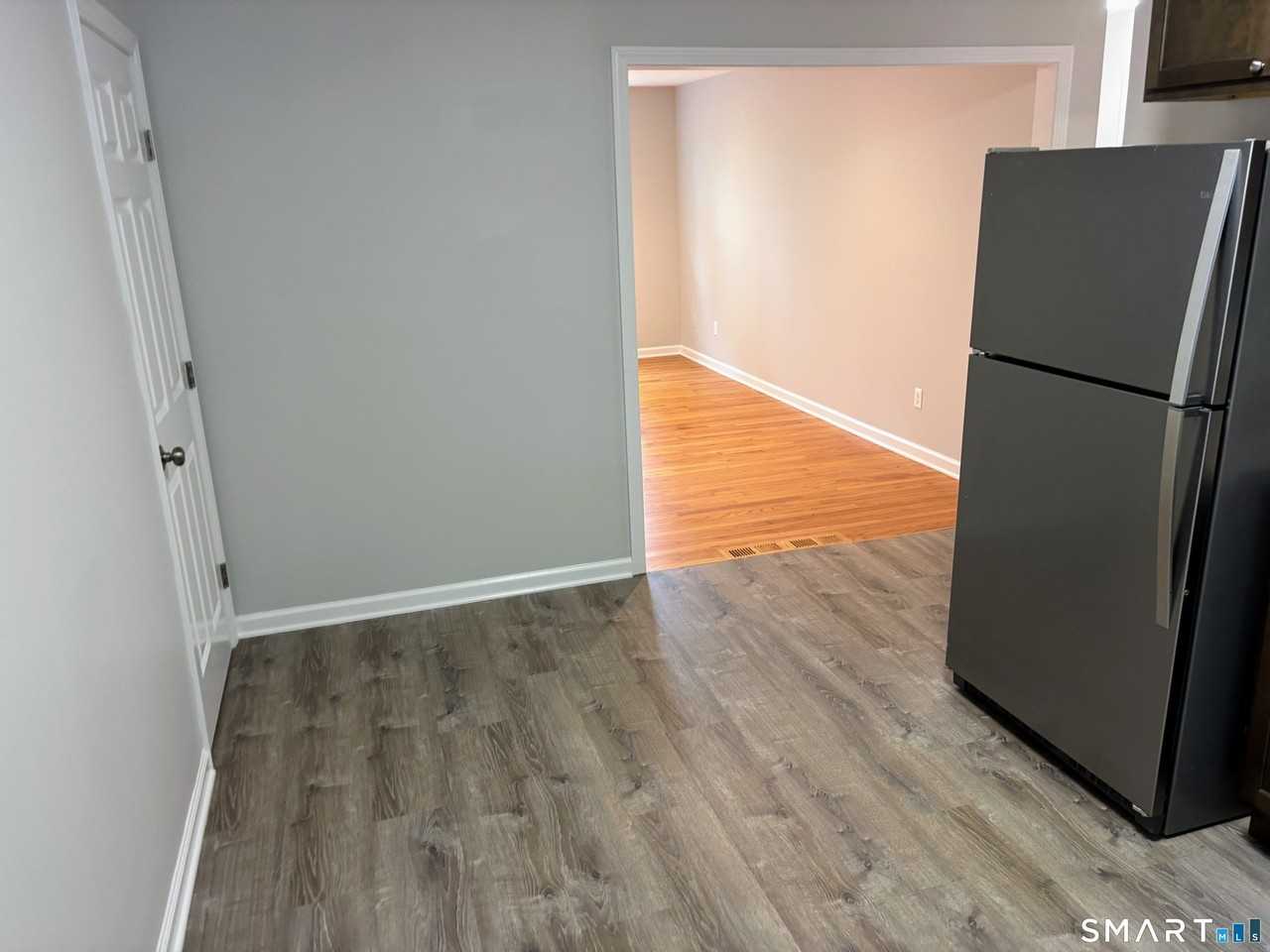 8 Canterbury Ln #1 - Photo 4 of 15