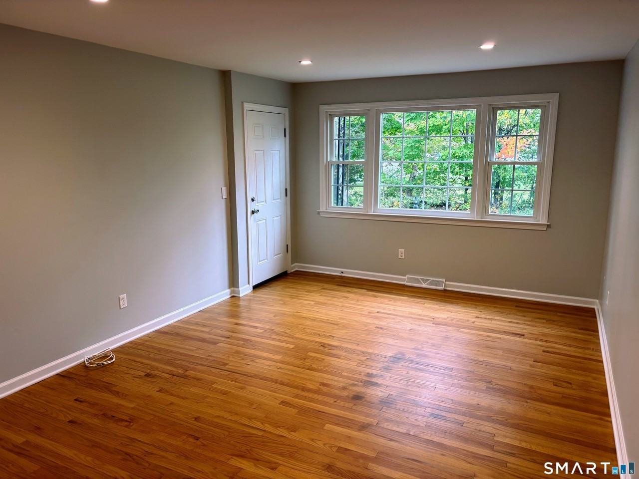 8 Canterbury Ln #1 - Photo 5 of 15