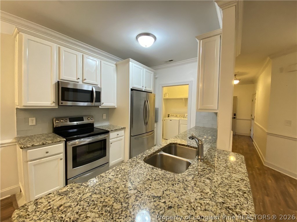330 Gallery Dr #102 - Photo 4 of 37
