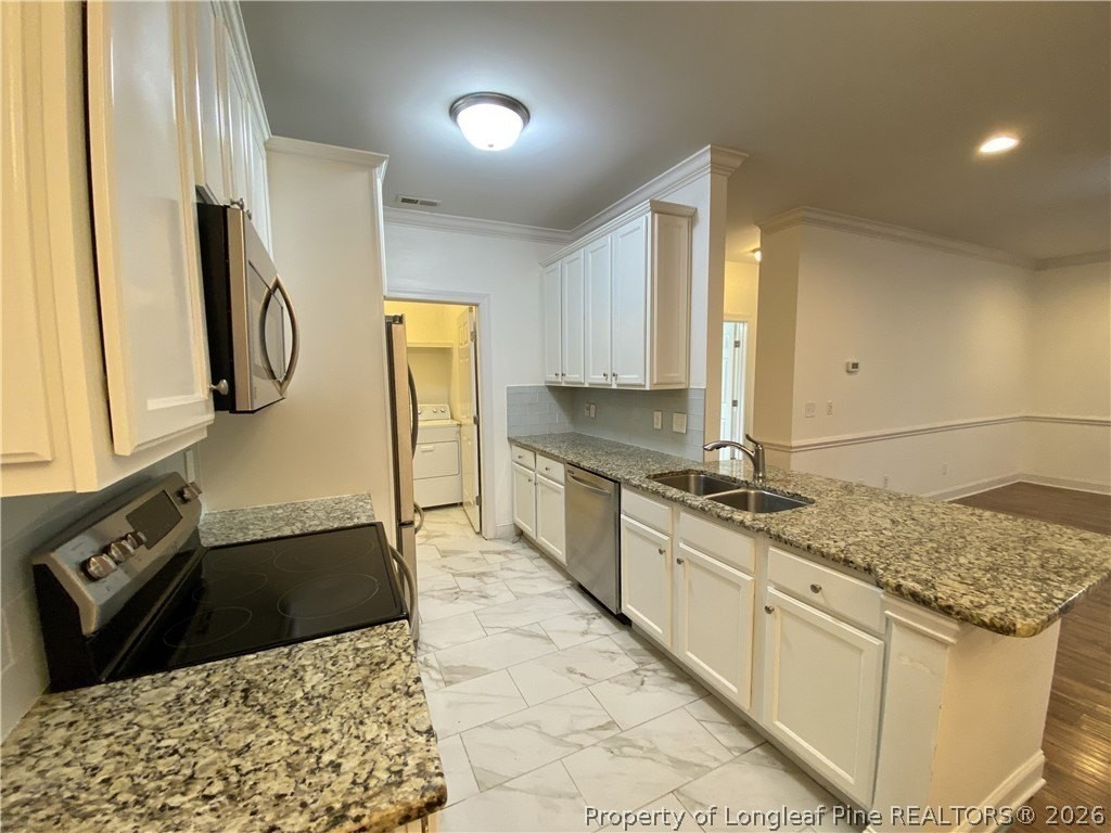330 Gallery Dr #102 - Photo 5 of 37