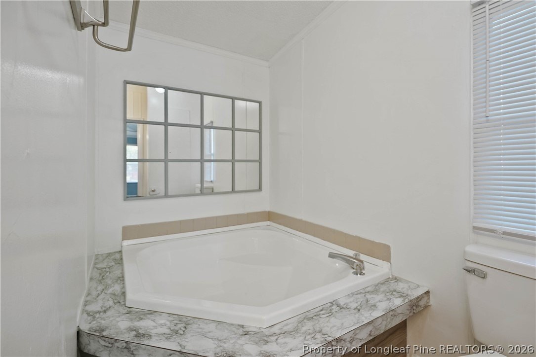 502 Inverary Dr - Photo 4 of 18