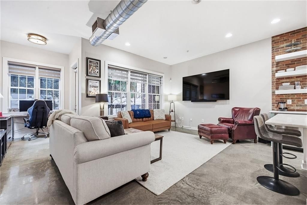 680 Greenwood Ave Ne #209 - Photo 5 of 22