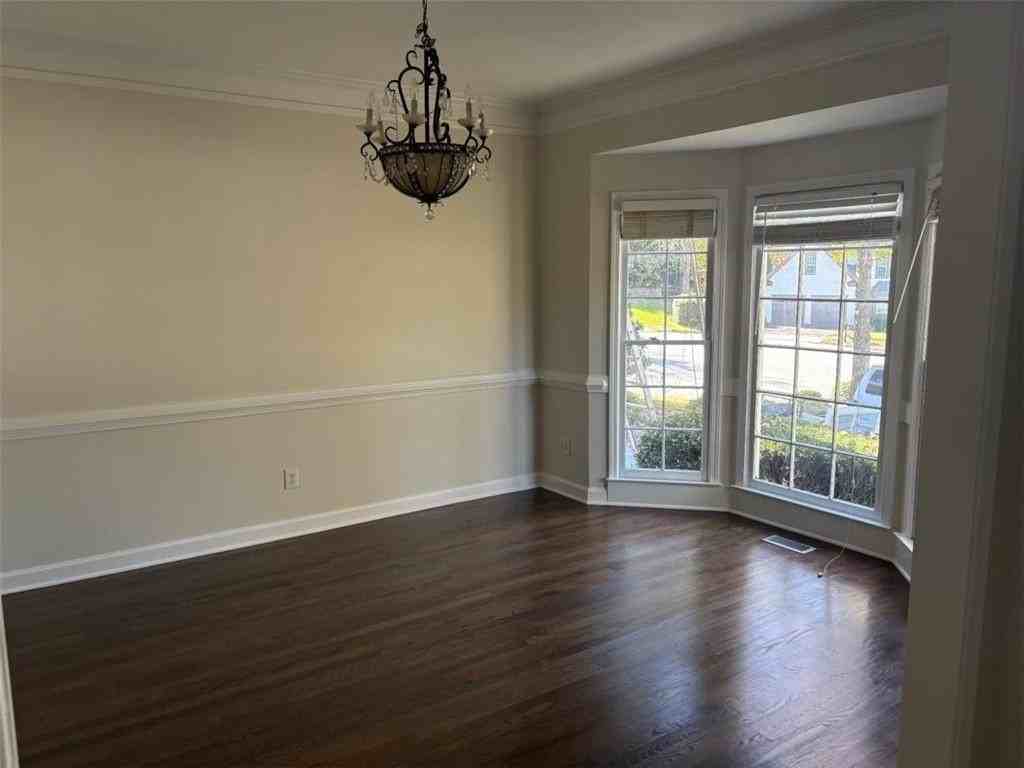435 Eastbourne Way - Photo 2 of 16