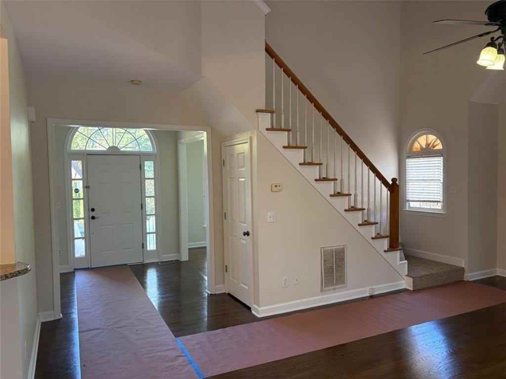 435 Eastbourne Way - Photo 5 of 16