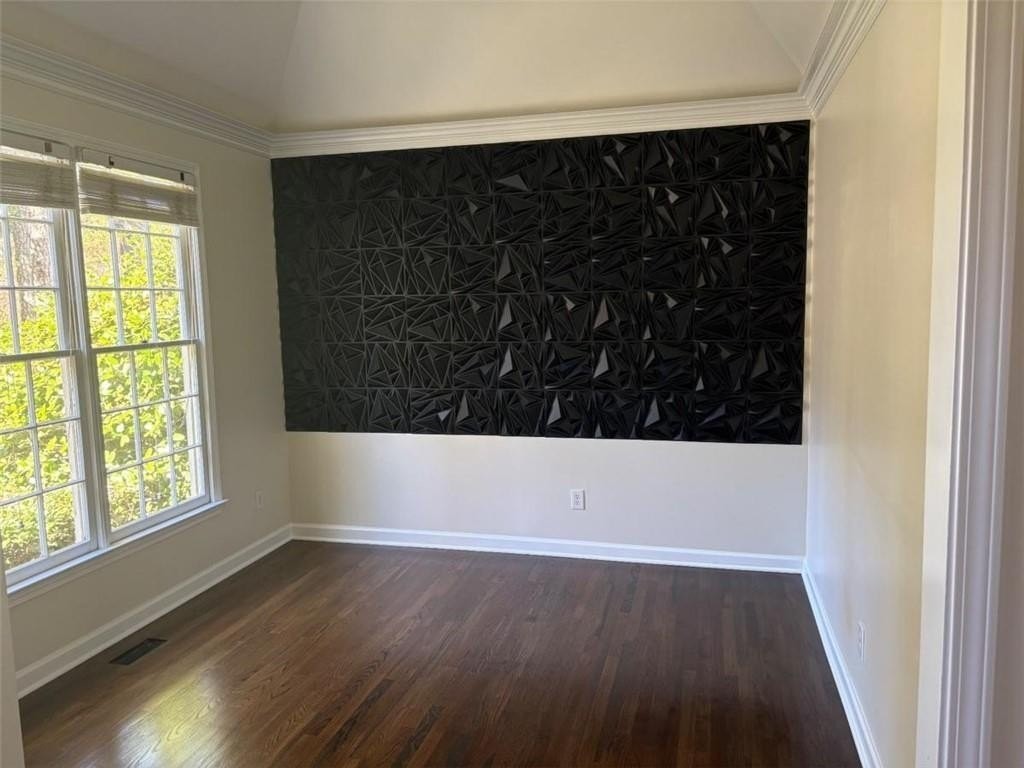 435 Eastbourne Way - Photo 7 of 16
