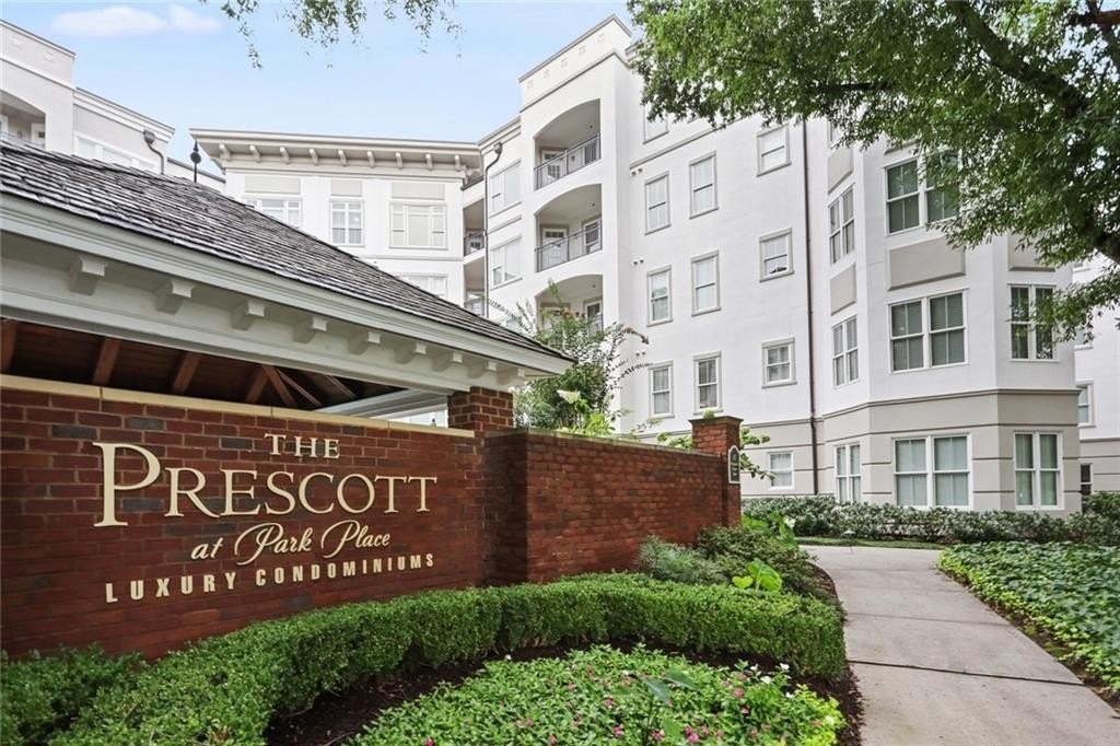 11 Perimeter Ctr E #1306