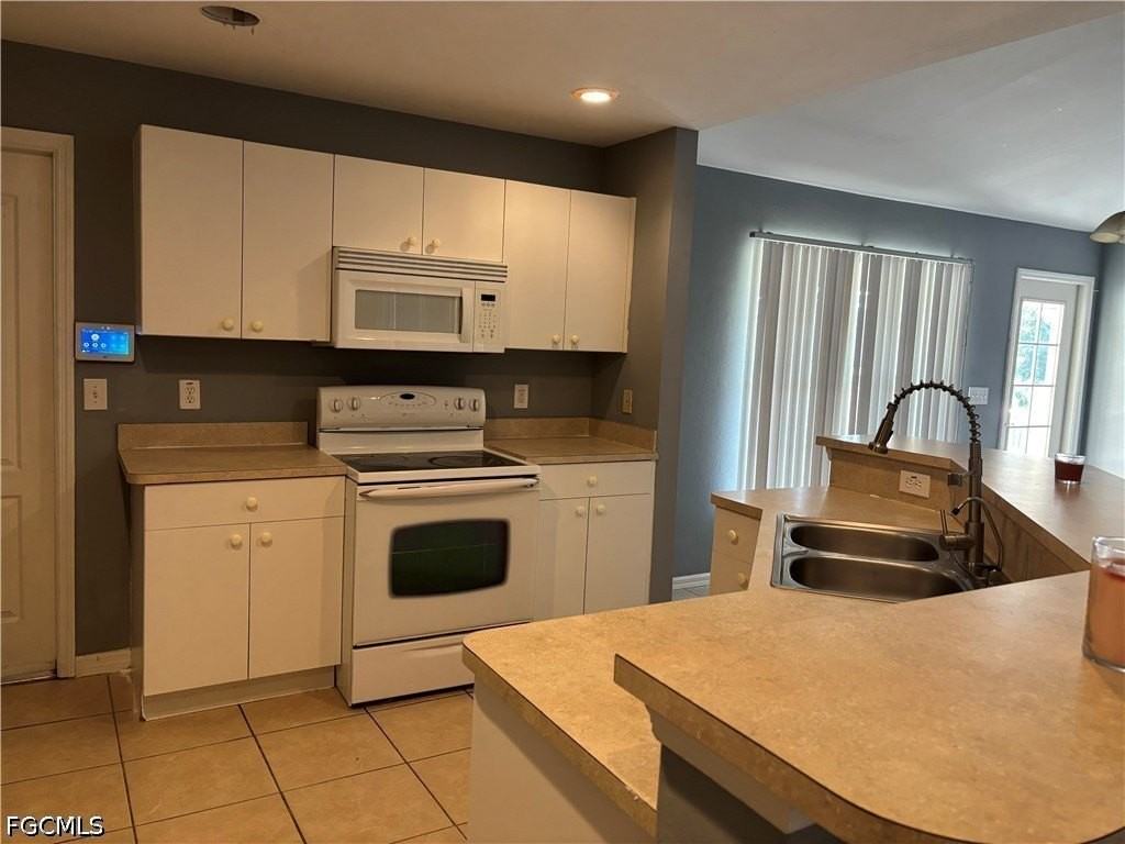 2514 56th St W - Photo 3 of 10