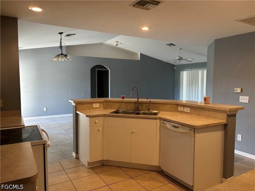 2514 56th St W - Photo 4 of 10