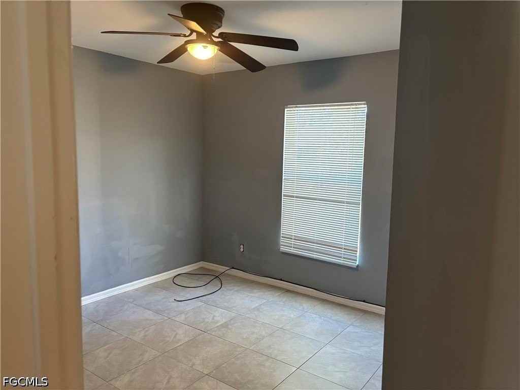 2514 56th St W - Photo 6 of 10