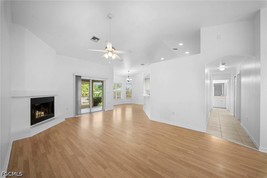 715 Dudley Ave S - Photo 5 of 26