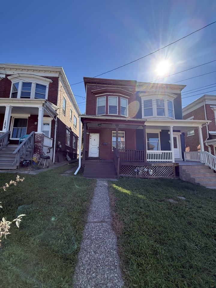 1837 Spencer St #1 - Photo 2 of 20