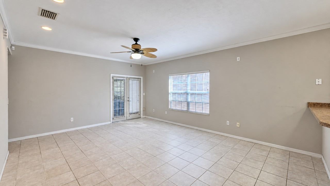 4742 Nw 79th Rd #1 - Photo 4 of 17