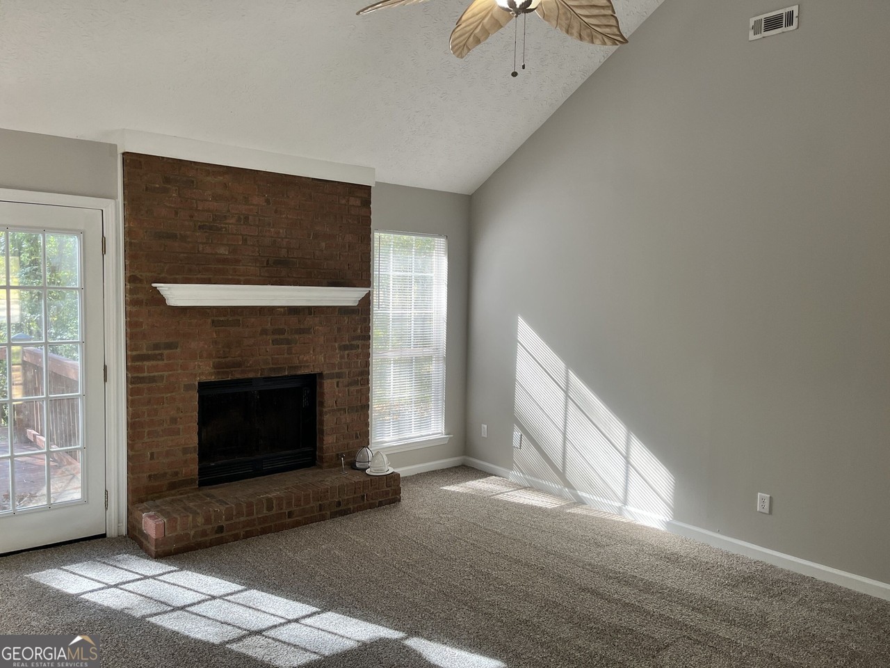 85 Maxwell Pl - Photo 4 of 43