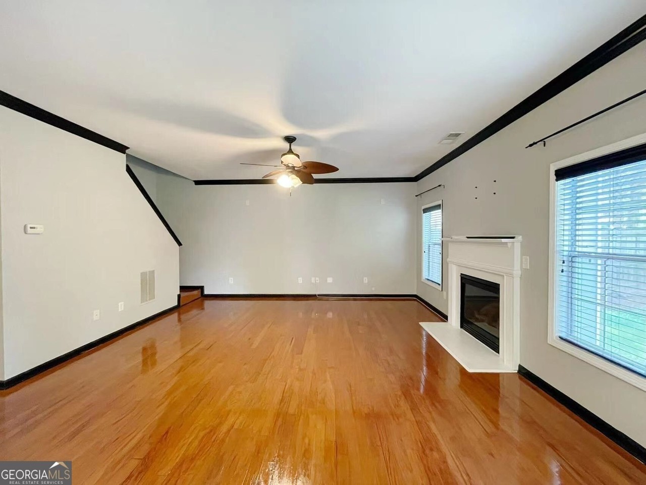 401 Norton Xing - Photo 7 of 21