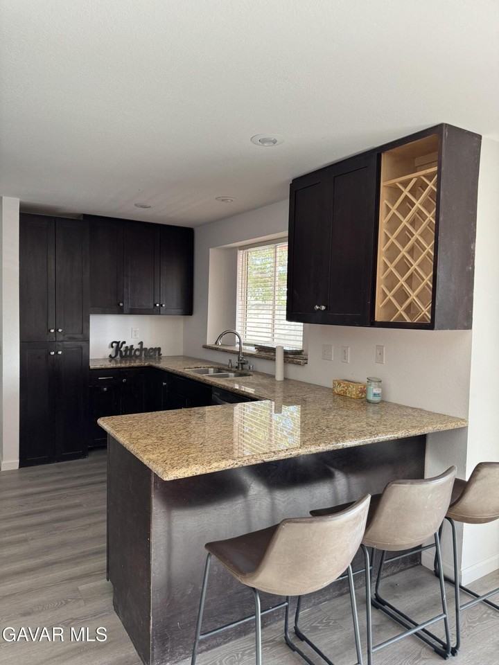 37233 Newbury Pl - Photo 4 of 16
