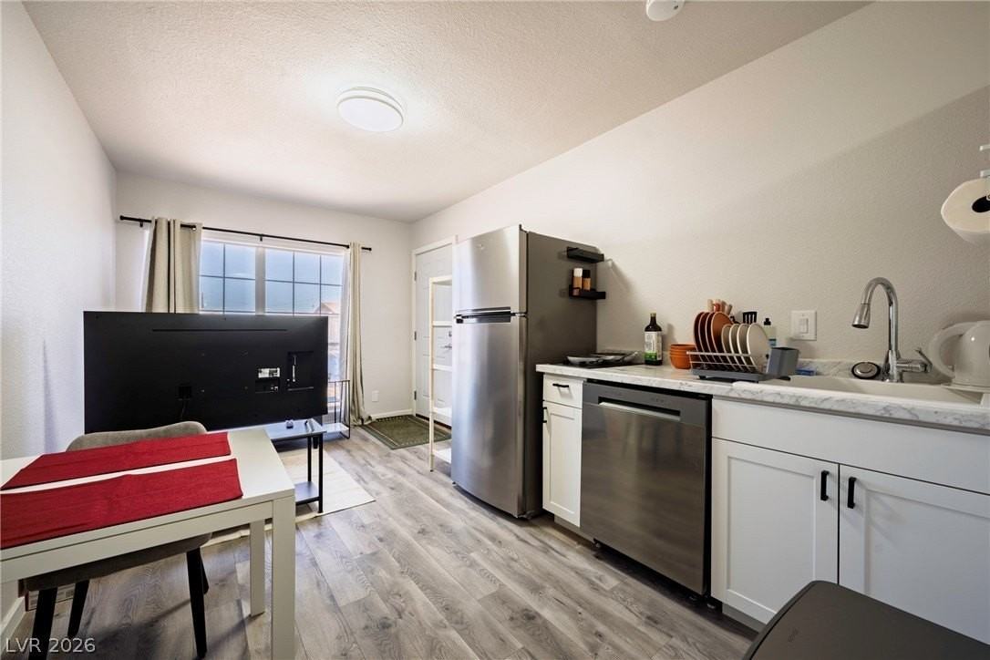 343 Tungsten St #B - Photo 2 of 17