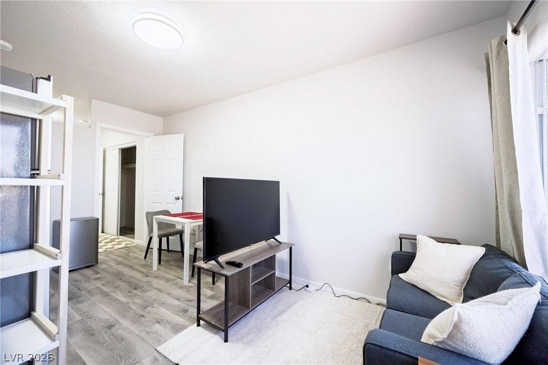 343 Tungsten St #B - Photo 7 of 17