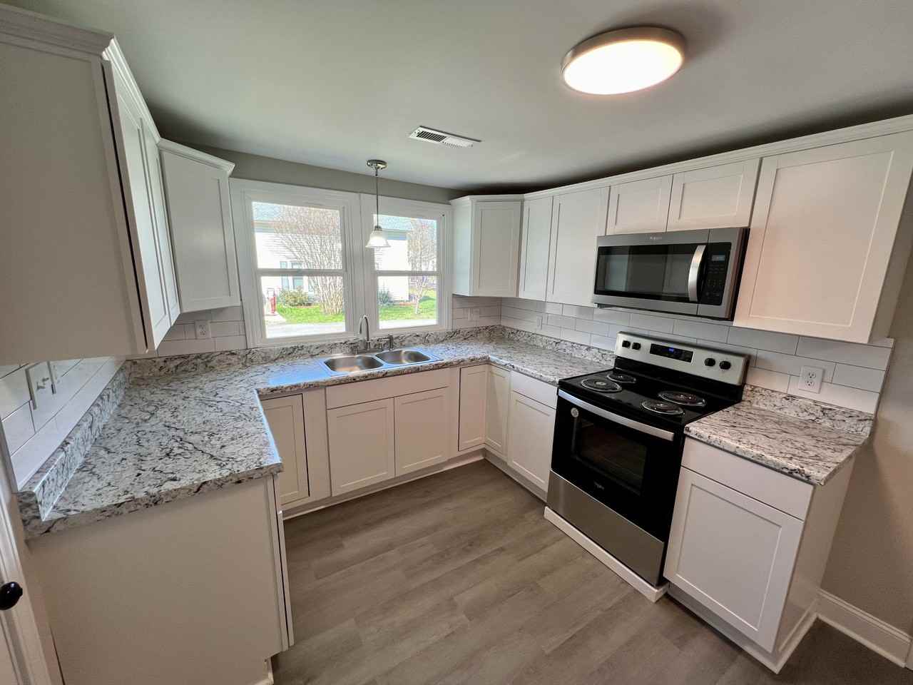 700 S Houston St #1 - Photo 3 of 10