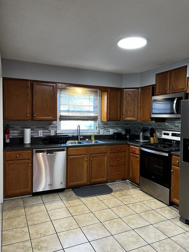 Lynn Lee Cir #2 - Photo 4 of 5