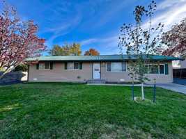 featured image of 6010 W Okanogan Loop #1