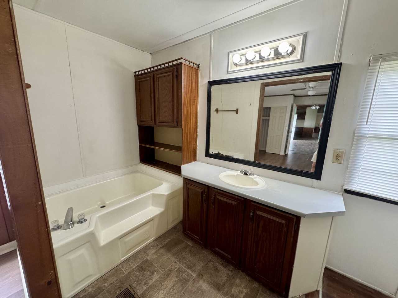 16730 Fort Hampton Rd - Photo 6 of 10