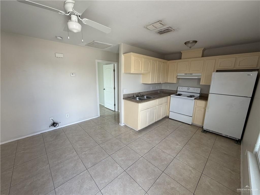 401 N Rockport St - Photo 3 of 9