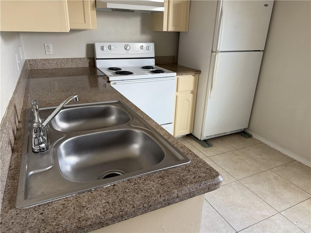 401 N Rockport St - Photo 7 of 9