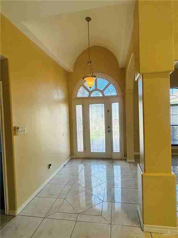 3413 Hibiscus Ave - Photo 3 of 17