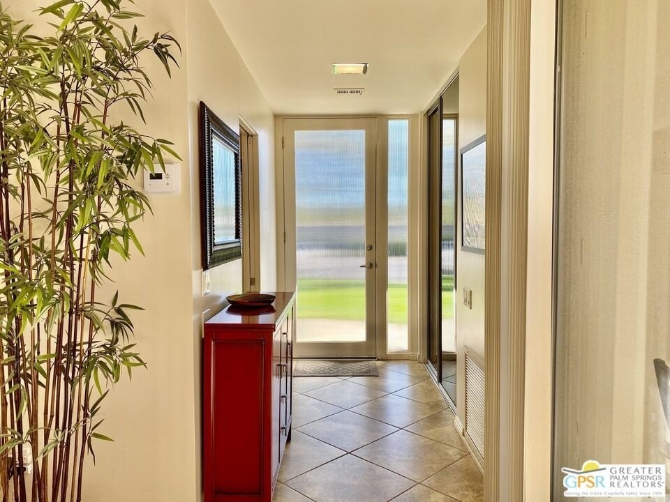 272 Desert Lakes Dr - Photo 2 of 27