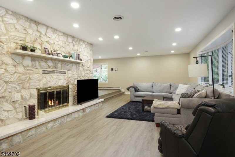 650 Riverside Dr - Photo 6 of 23